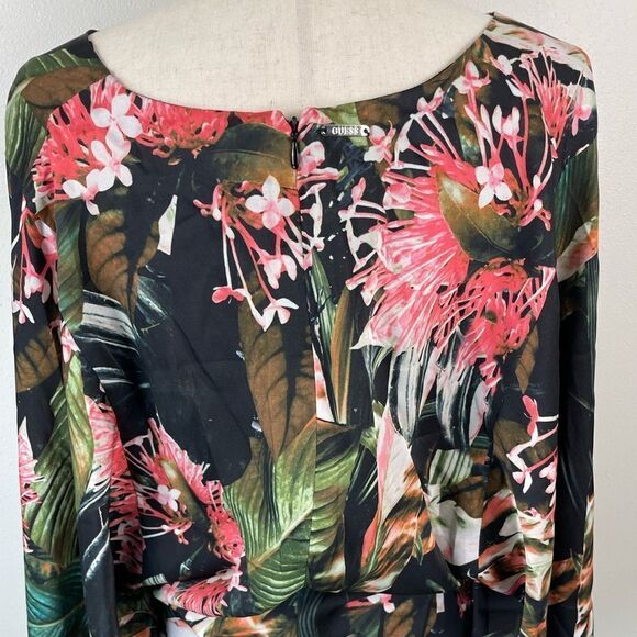 NWT Guess Floral V-Neck Top Size M - Picture 6 of 8